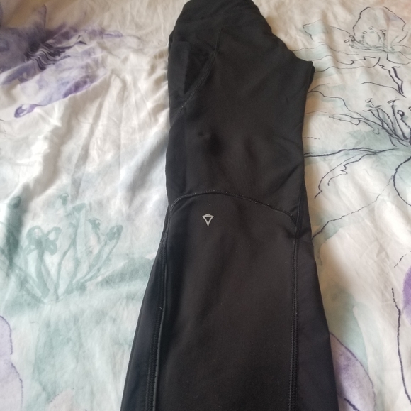 Size 14 Ivivva Lululemon Reflective Run Wind Pants - Picture 5 of 5